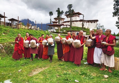 Гаса монахи занимаются выращиванием вешенок