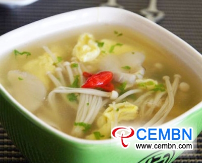 egg soup with various mushrooms
