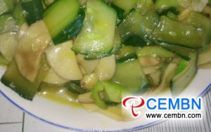 Light eats: Stir-fried King oyster mushroom with sliced cucumber